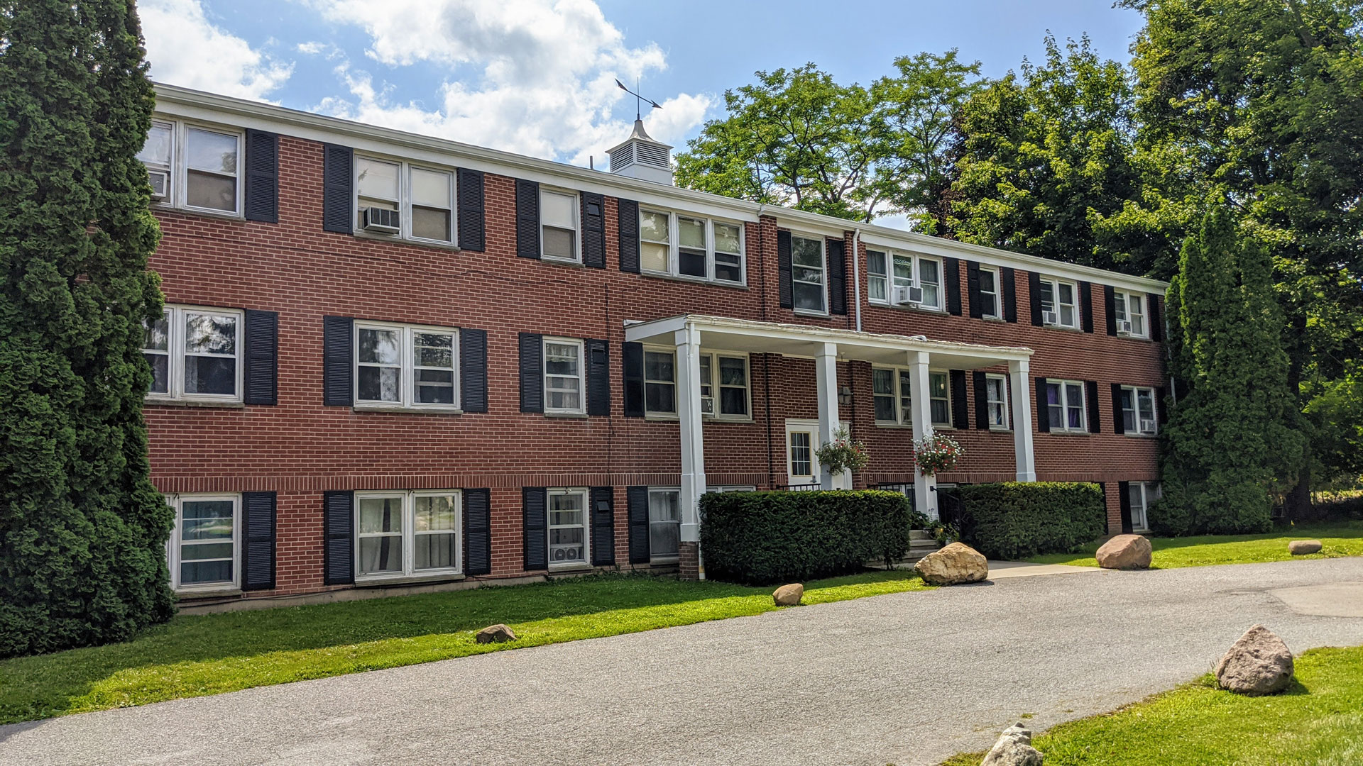 South Hill Apartmetns 12 & 14 East South St, Geneseo, NY 14454
